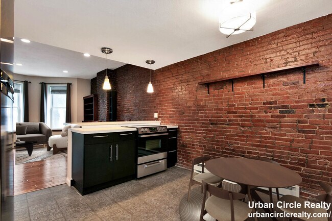 Photo - 383 Meridian St