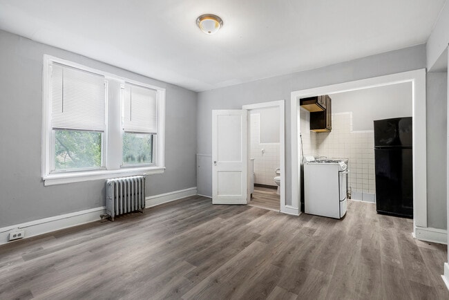 Living/Kitchen Area