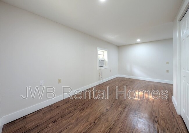 Photo - 2022 Dellwood Ave Unit 5