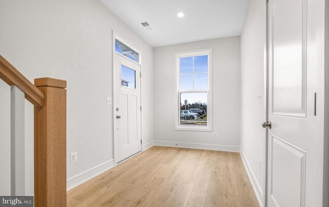 Photo - 129 Checkerspot Wy