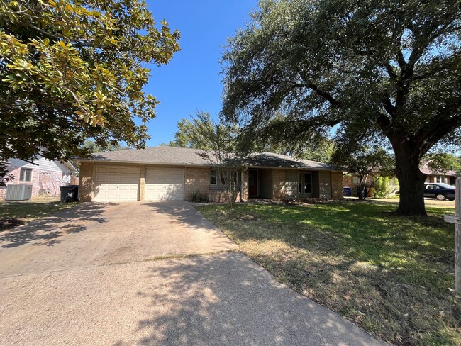 Spacious 1-Story Home with Two Primary Suites - Spacious 1-Story Home with Two Primary Suites