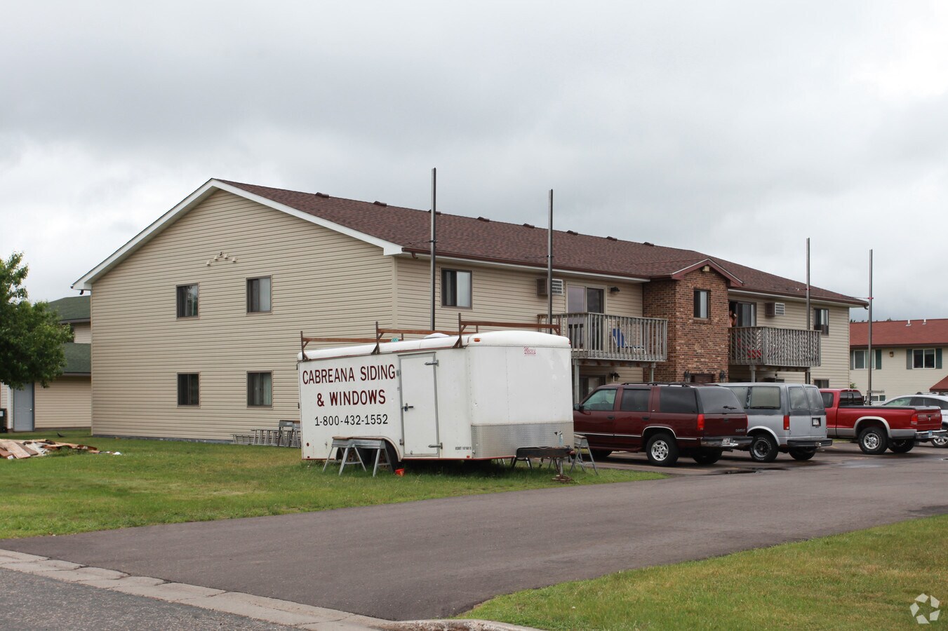 Photo - 1605 Redwood Dr Apartments