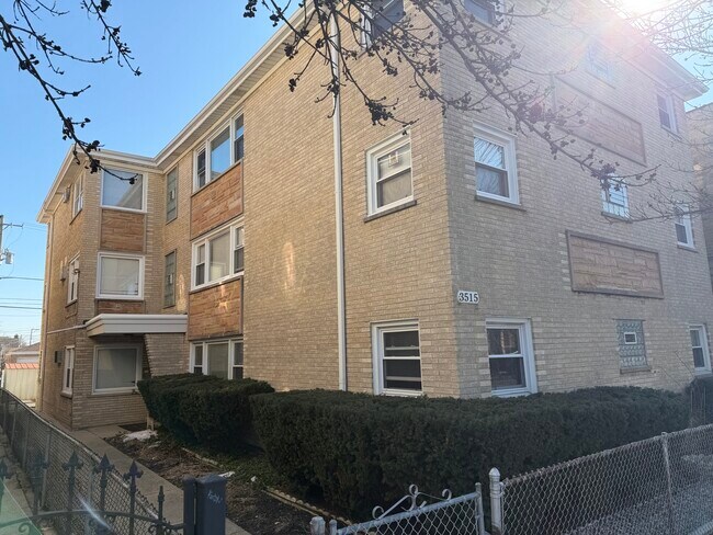 Building Photo - 3515 N Central Ave Unit 1E