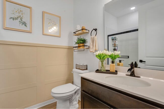 Photo - 682 Heritage Sq Dr