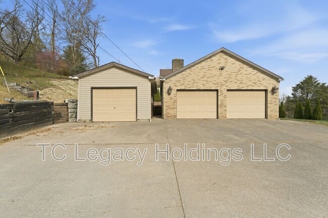 Photo - 1121 Eastwood Dr