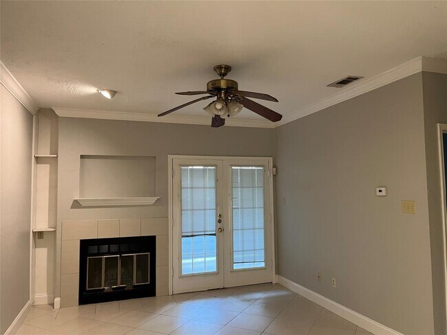 Photo - 3111 Tom Green St Unidad 107