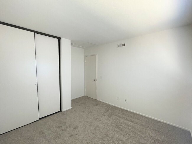 Photo - Large and Bright Mira Mesa Home