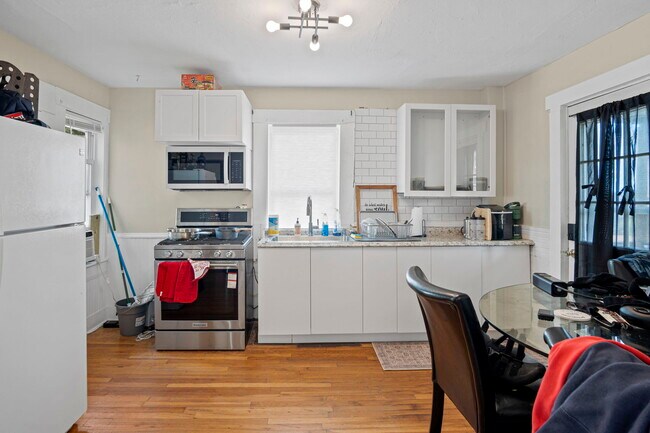 Photo - 305 Cornell St Unit #2