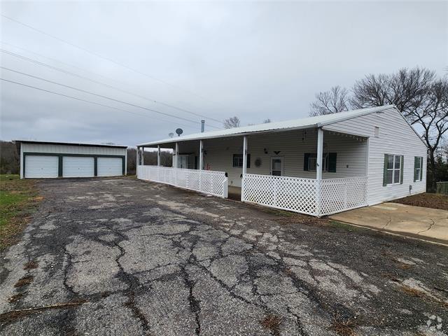 Building Photo - 1365 Chambersville Rd Rental