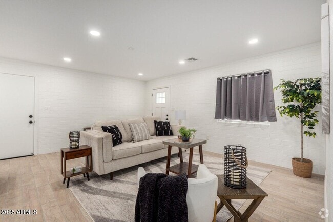 Building Photo - 5238 S 13th Pl Rental