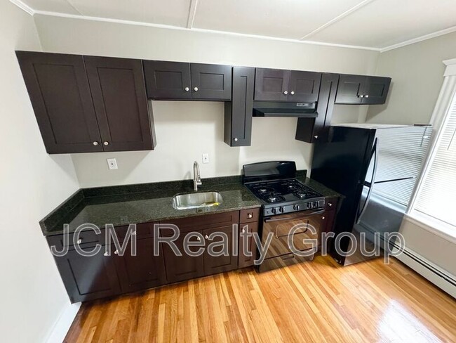 Building Photo - 23 Mall St Unit 2 / 1st Floor 9 / 3rd Floor Rental