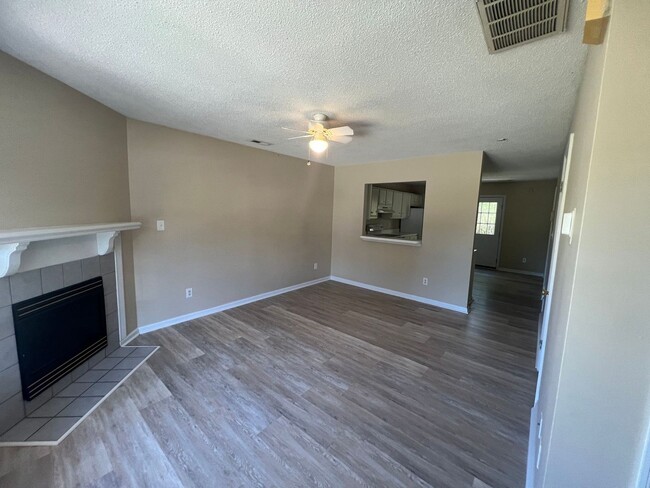 Photo - Beautiful 2 bedroom 2.5 bath town house located off Piney Green Road