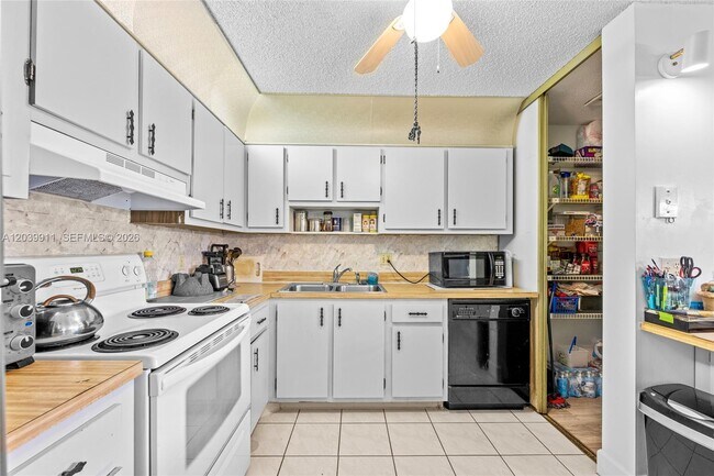 5839 La Pinata Blvd Unit C-2