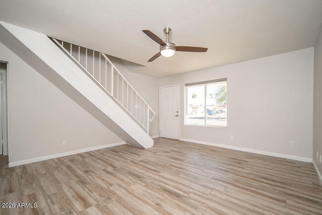 Photo - 808 N 95th Dr