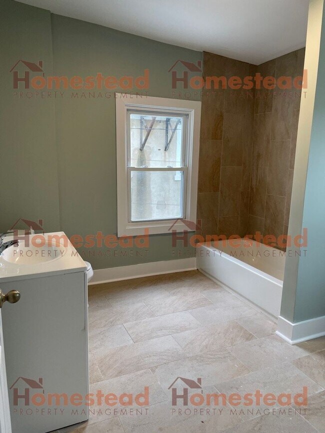 Photo - 1031 DeKalb St Unit A