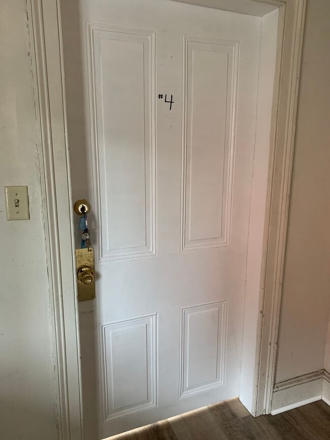 Photo - 103 S Church St Unit 103 4