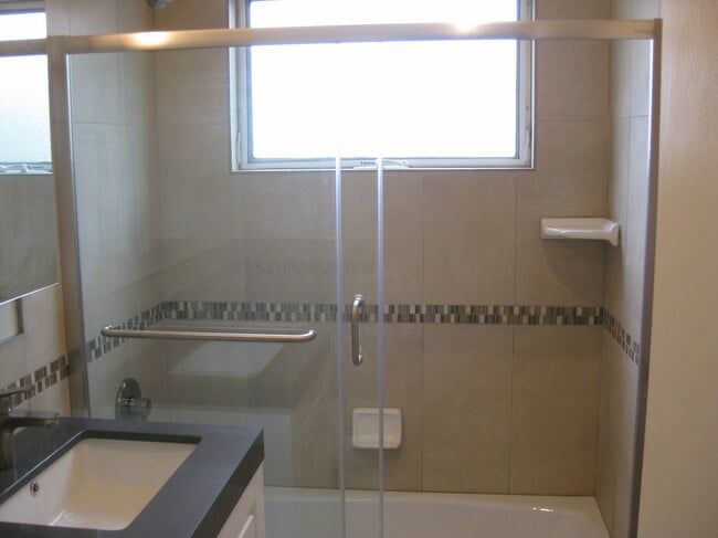 Photo - 300 Cortland Ave Unit 3