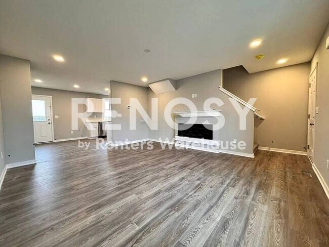 1007 Adler Ct