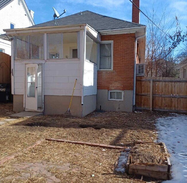 Photo - 233 S Franklin St