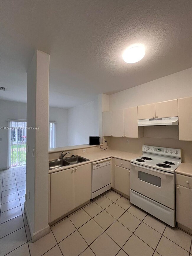 Photo - 1535 SE 26th St Unit 106