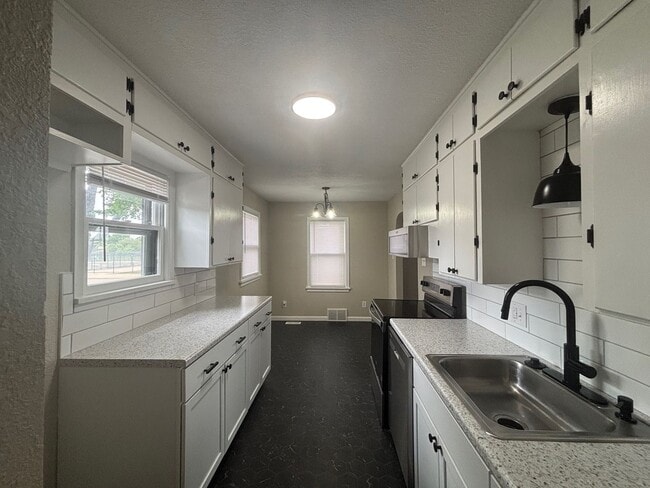 Photo - Perfect for Anyone Looking for a Move-in-Ready Space That Feels Like Home! Rent or Rent To Own Av...