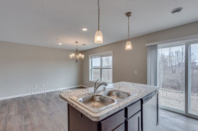 Photo - 591 William St