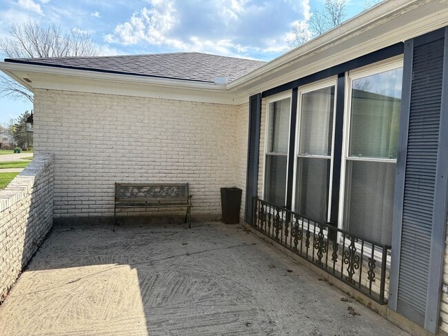 Photo - 2087 Granada Dr