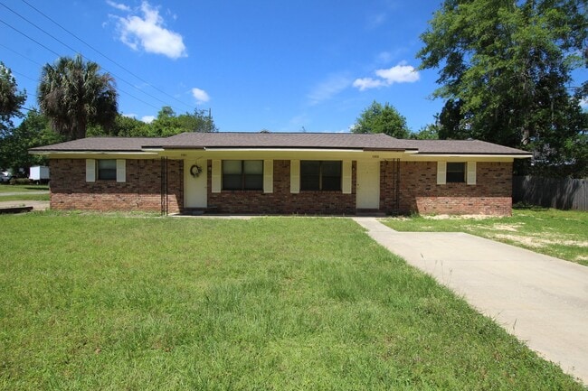 Building Photo - 2BR Duplex Near Blackwater River & Carpenter’s Park with Tile Flooring Throughout