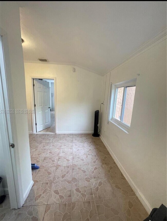 Photo - 1211 NE 130th St Unidad 1