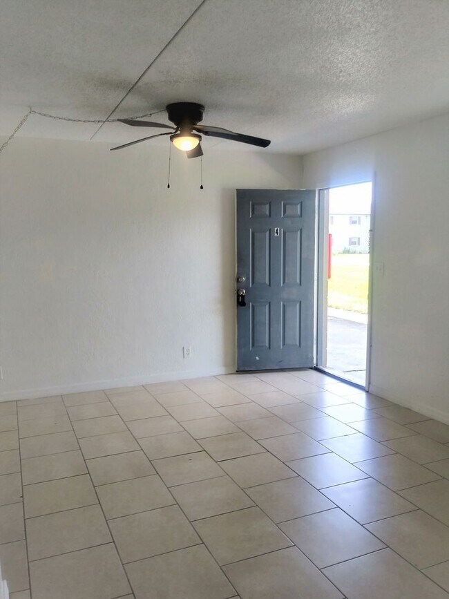 Photo - 1 Bedroom Apartment in Arlington Square Garden! Unit B - B09