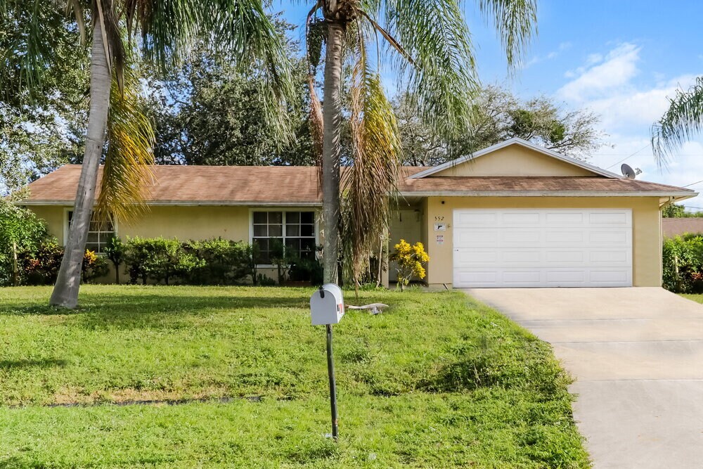 Photo - 552 SW Badger Terrace