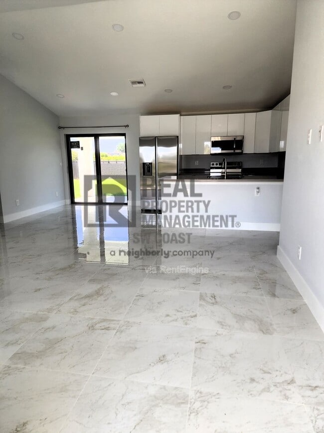 Photo - 2906 68th St W