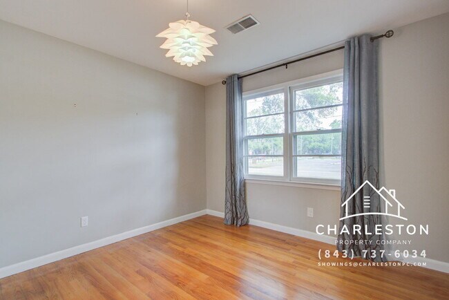 Photo - 1502 Woodcrest Ave