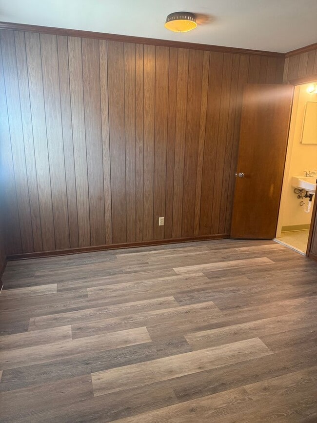 Photo - Adorable 2 Bedroom Convenient to I-29, Shopping & More!