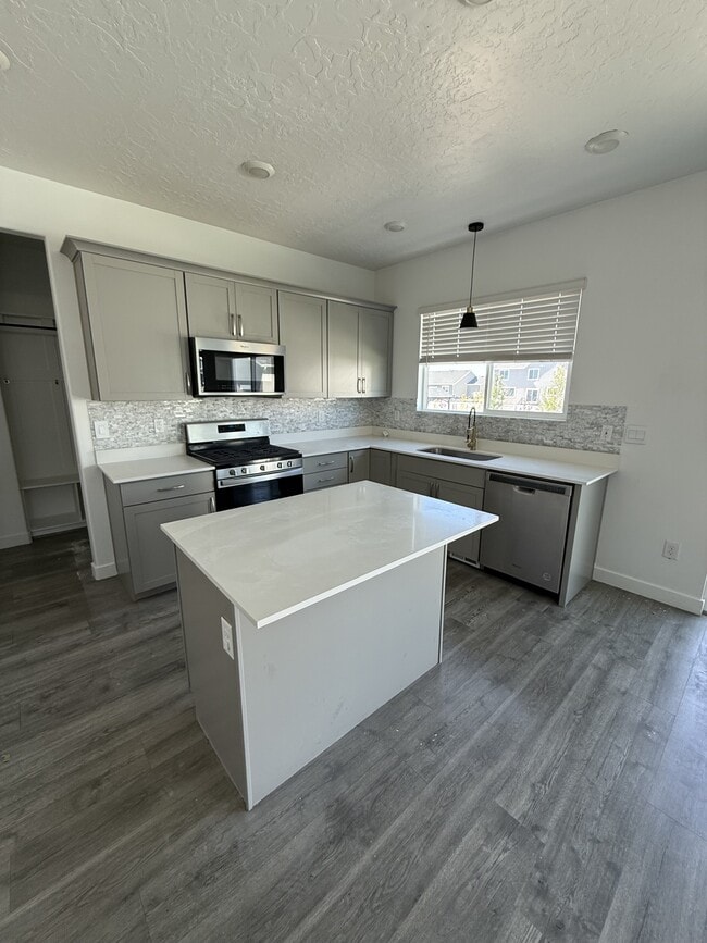 Photo - 838 S Criddle Rd