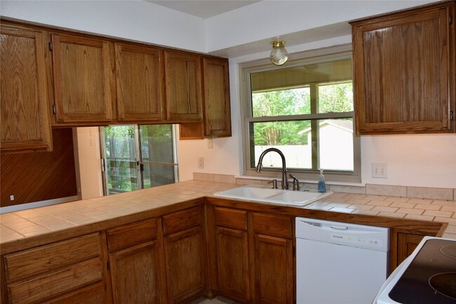 Photo - 4208 Blossom Trail