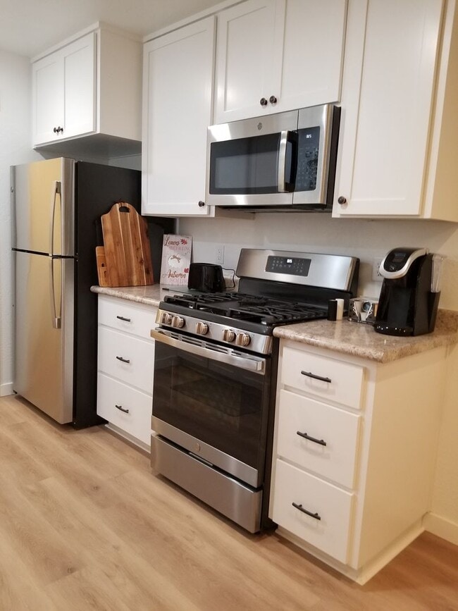 Photo - Newer two bedroom/two bath duplex | Availa... Unit 143 Northridge Terrace