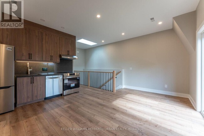 Photo - 352 Jones Ave