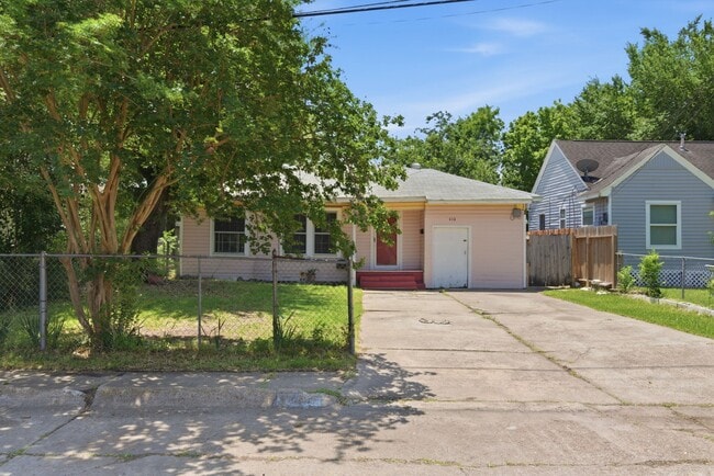 410 Live Oak St
