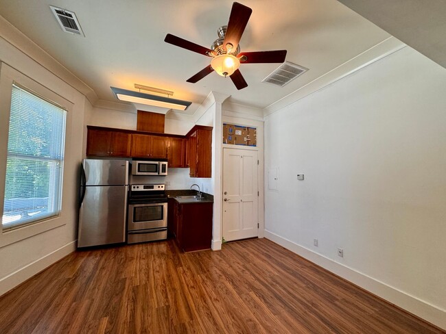 Photo - 1125fst Unidad 1125 F Street #5