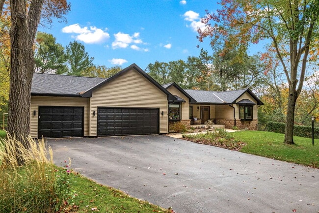 Photo - Designer 4 Bedroom Home with Sauna and Walk-Out Lower Level - Available May or June 1st