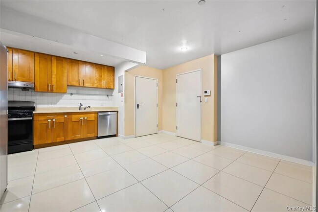 106-07 Northern Blvd Unit 5B