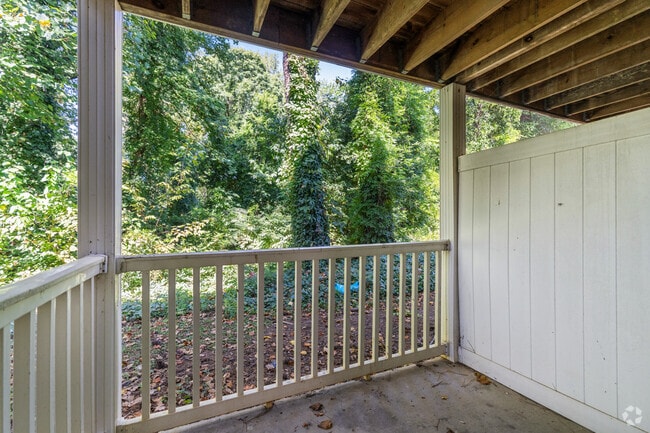 2BR, 1BA - 950SF - Patio