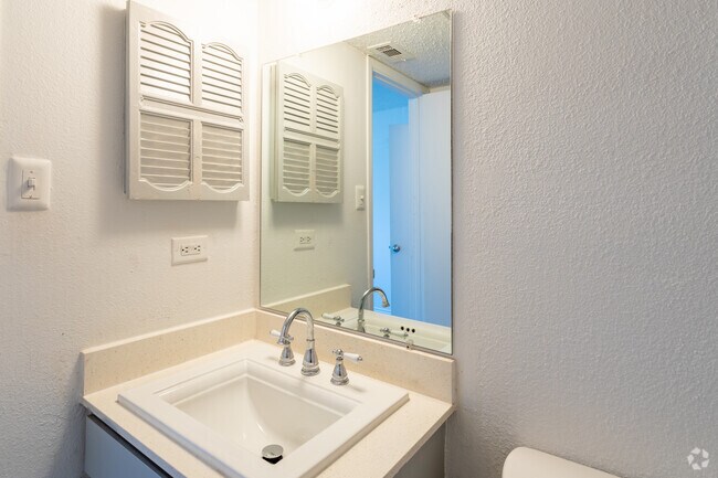 1BR, 1BA - 504SF