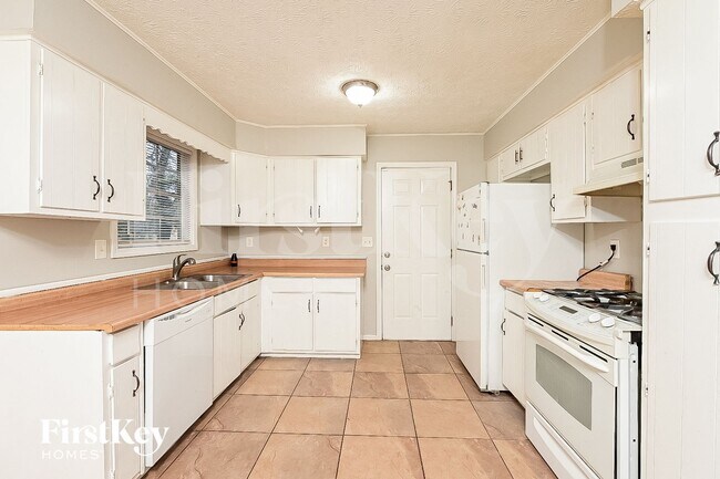 Photo - 3327 Creekwood Dr