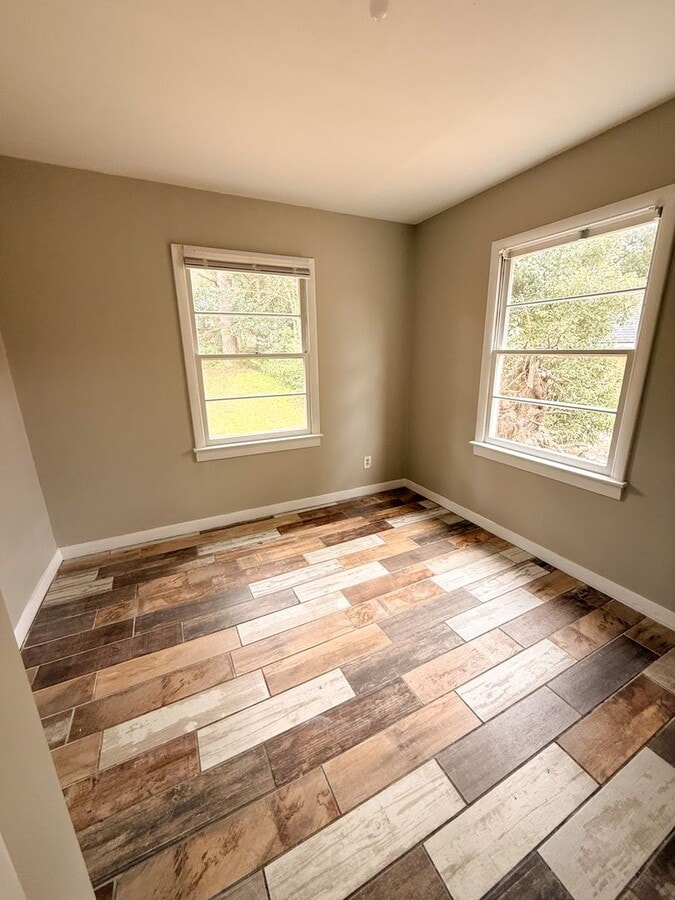 Photo - 1221 W Alden Ave