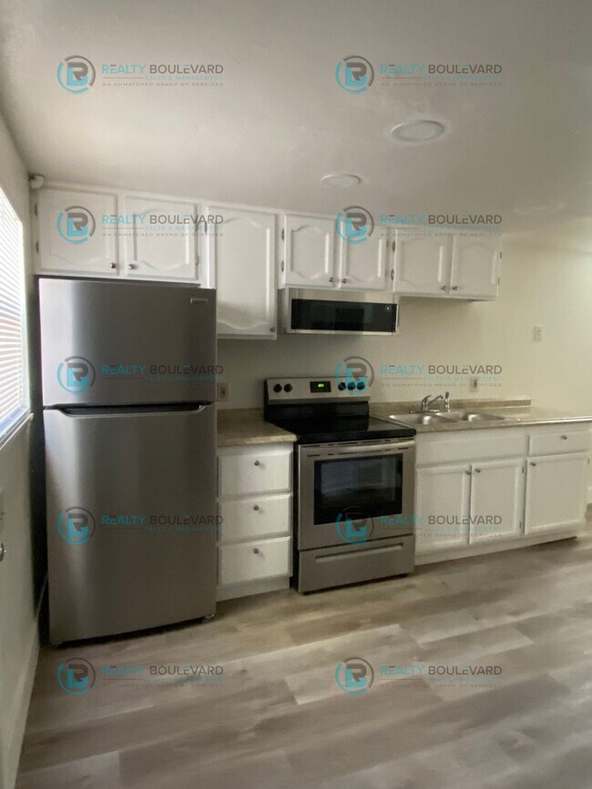 520 Locust St - 520 Locust St Apartment Unit B