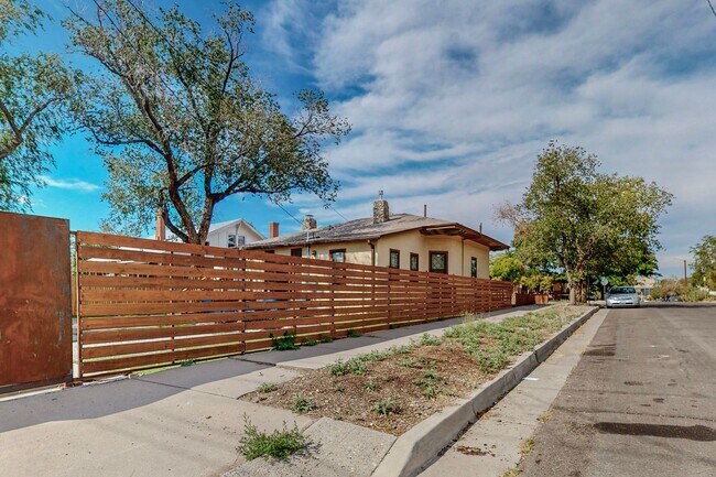 Historic Bungalow 4 Bedroom 3 (3/4) baths ... - Historic Bungalow 4 Bedroom 3 (3/4) baths ...