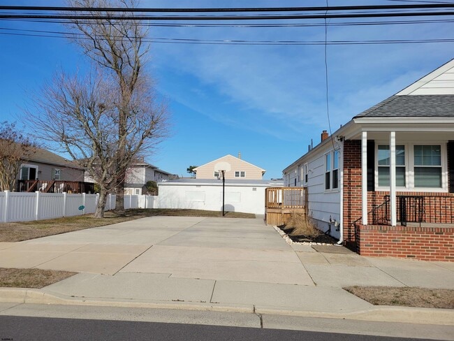 Photo - 303 N Washington Ave