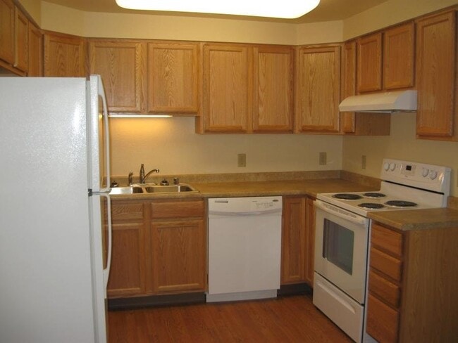 Building Photo - 350 S Santa Claus Ln Rental